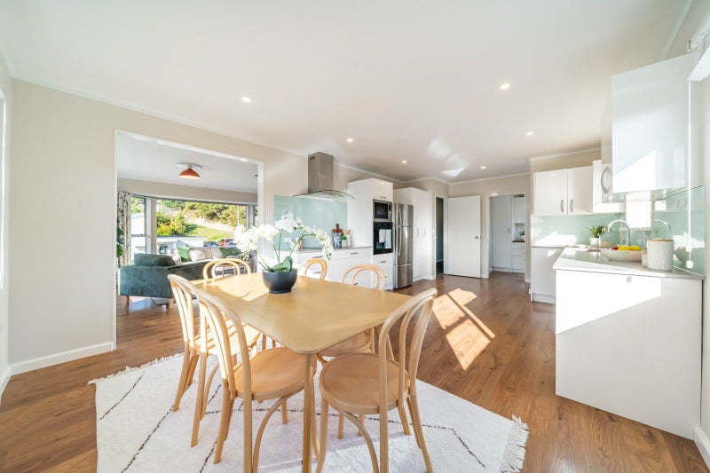 18 Yarrow Place, Papakowhai, Porirua - Carousel 2