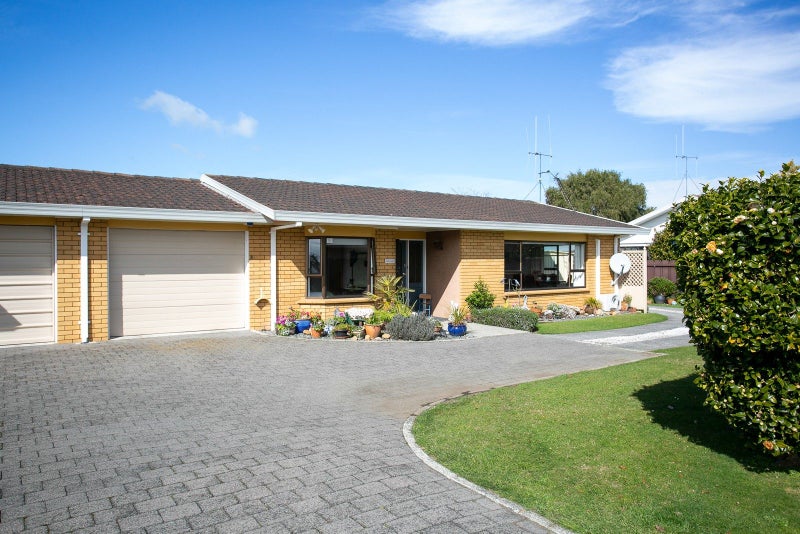 8 Conrad Place, Leamington, Cambridge - Carousel 2