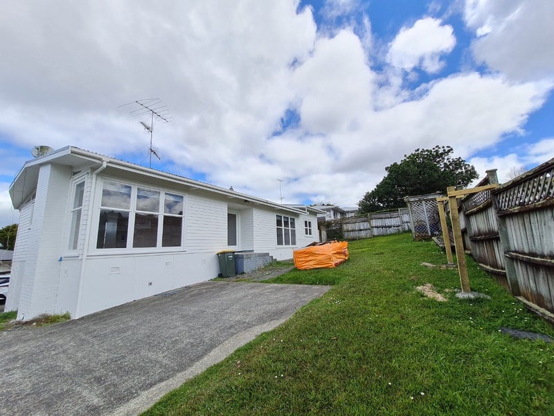 2/135 Nile Road, Milford, Auckland - Carousel 1