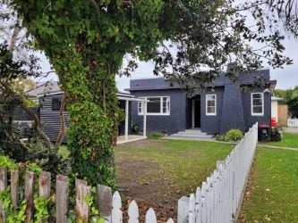 501 Grove Road, Mayfair, Hastings - Carousel 1