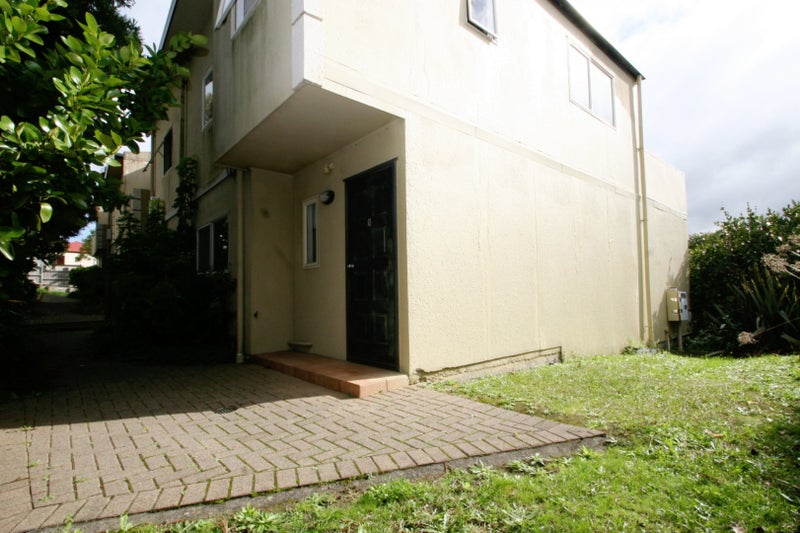 1/11 Spencer Road, Oteha, Auckland - Carousel 1