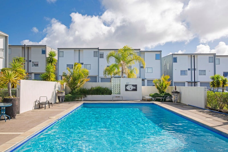 16/7 Kelvin Hart Drive, East Tamaki, Auckland - Carousel 1