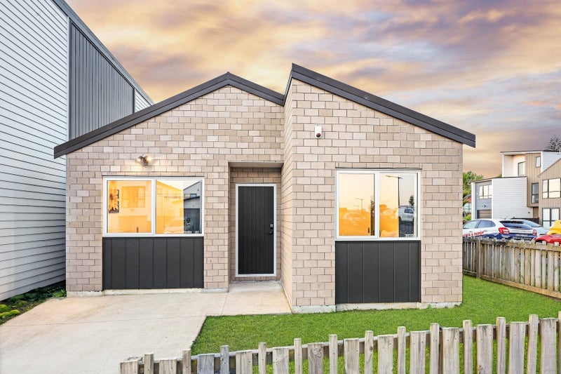 20 Herekino Street, Westgate, Auckland - Carousel 15