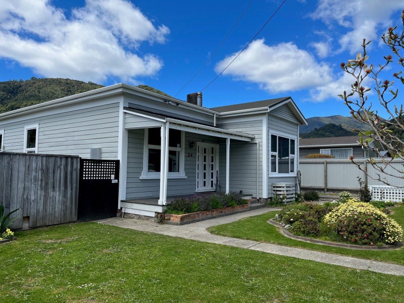 24 York Street, Picton - Carousel 21