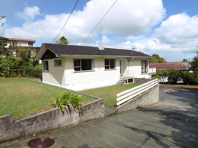 372 East Coast Road, Sunnynook, Auckland - Carousel 1