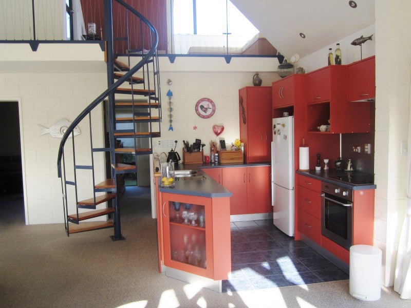 5 Rangitane Grove, Waitarere Beach, Levin - Carousel 2