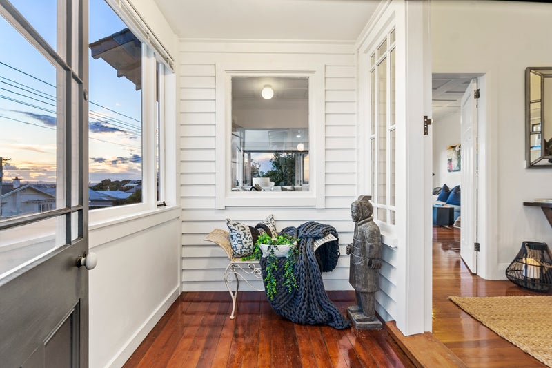 48 Clarence Street, Devonport, Auckland - Carousel 2
