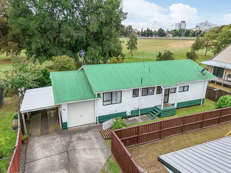 76A Kahikatea Drive, Melville, Hamilton - Carousel 1