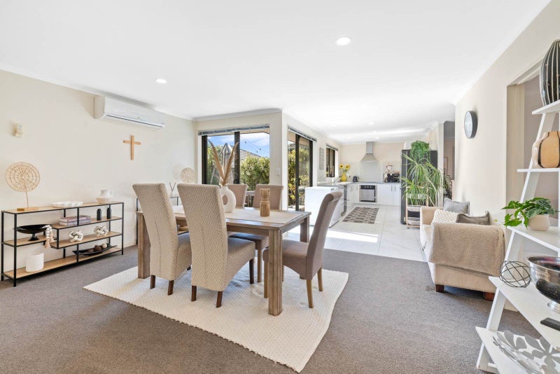 18 Carlingford Drive, East Tamaki, Auckland - Carousel 2