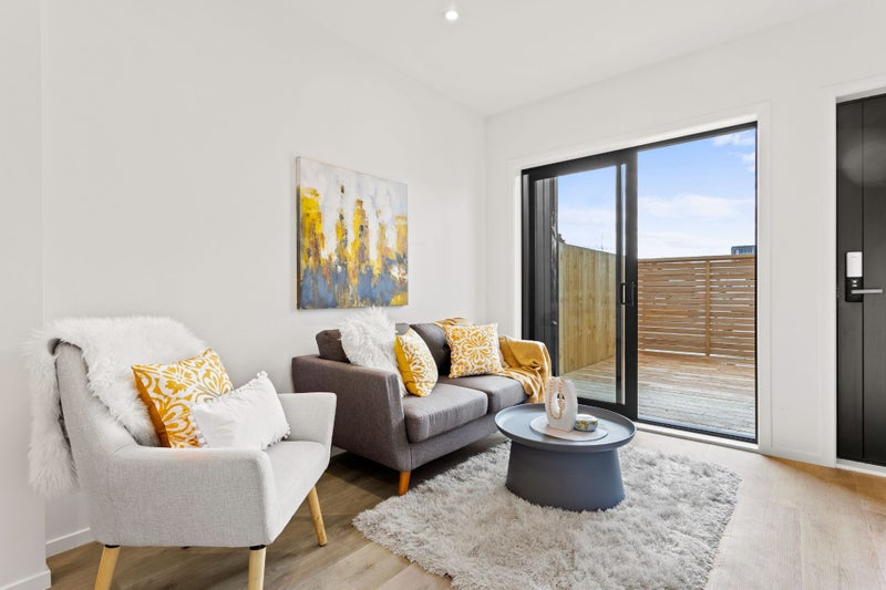 21 Meg Lane, Glen Eden, Auckland - Carousel 2