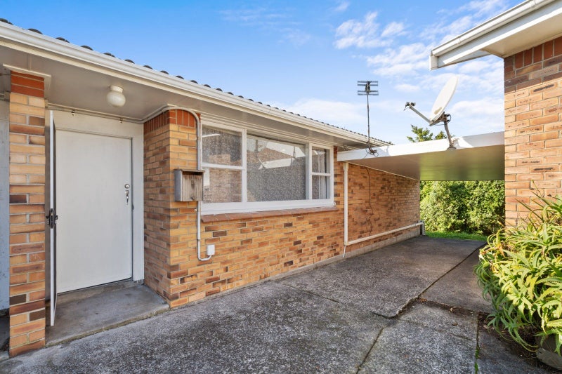 9/85 Edmonton Road, Henderson, Auckland - Carousel 1