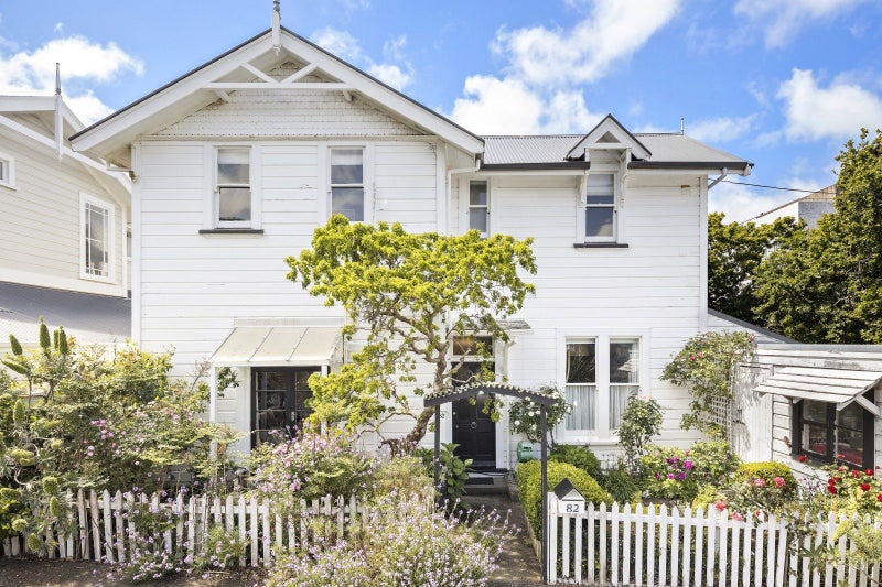 82 Hobson Street, Thorndon, Wellington - Carousel 1