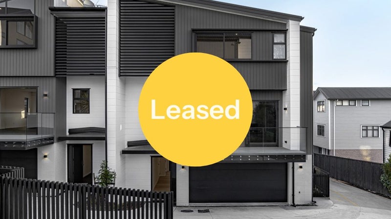 2 Stockade View Lane, Howick, Auckland - Carousel 1