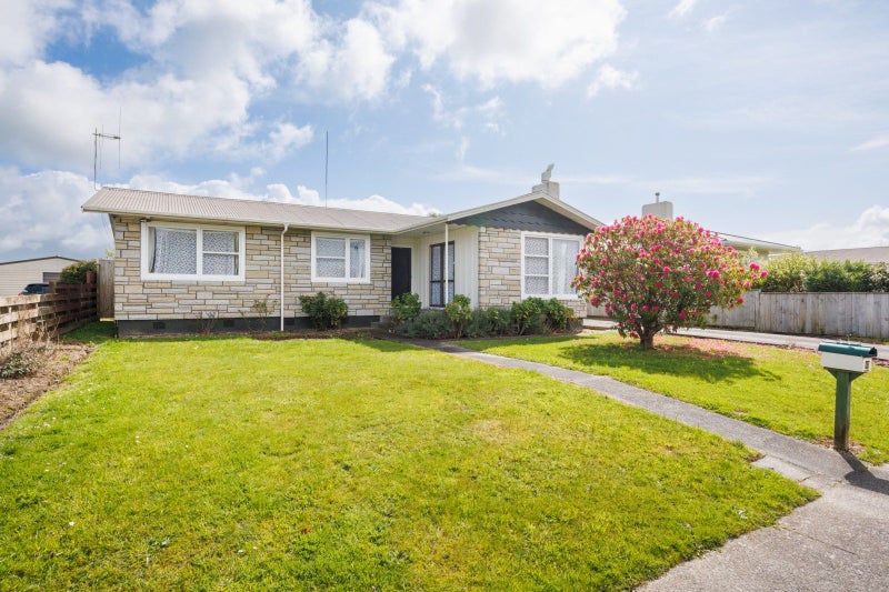 43 Sutherland Crescent, Westbrook, Palmerston North - Carousel 1
