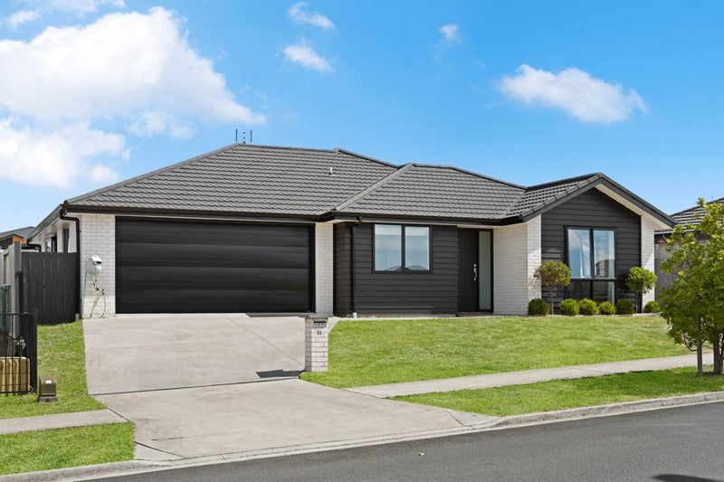 34 Ladeira Place, Fitzroy, Hamilton - Carousel 1