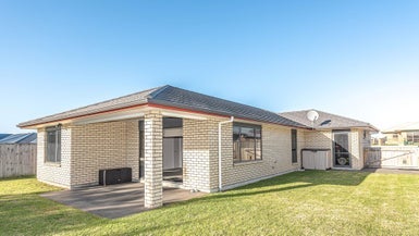 5 Magnolia Crescent, Tawhero, Whanganui - Carousel 1