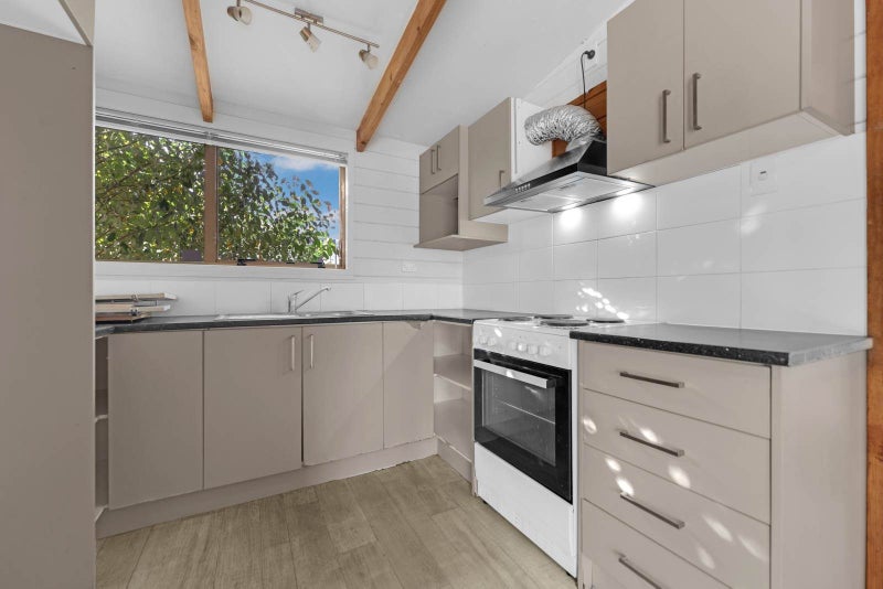 86 Burundi Avenue, Clendon Park, Auckland - Carousel 2