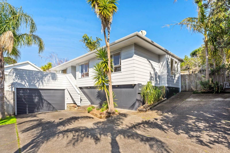 1/95 Langana Avenue, Browns Bay, Auckland - Carousel 1