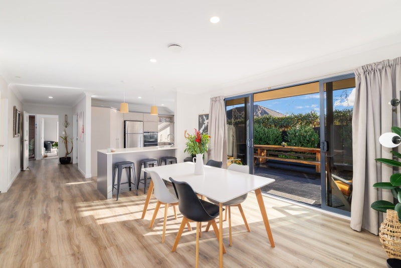 24 Foresters Crescent, Parklands, Christchurch - Carousel 2