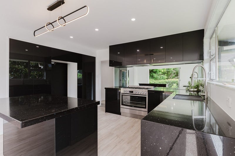 8 Sharon Place, Awapuni, Palmerston North - Carousel 2