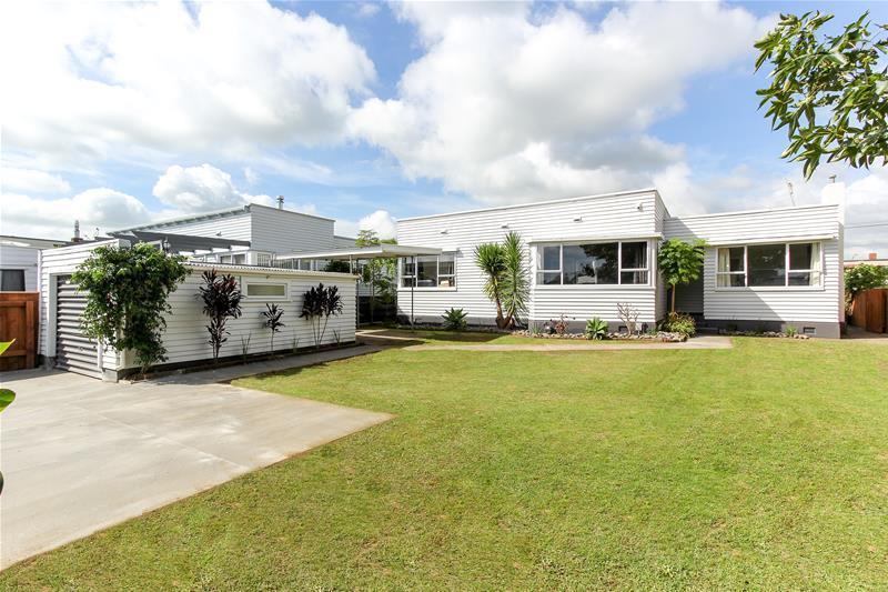 10 Cornwall Street, Brooklands, New Plymouth - Carousel 1