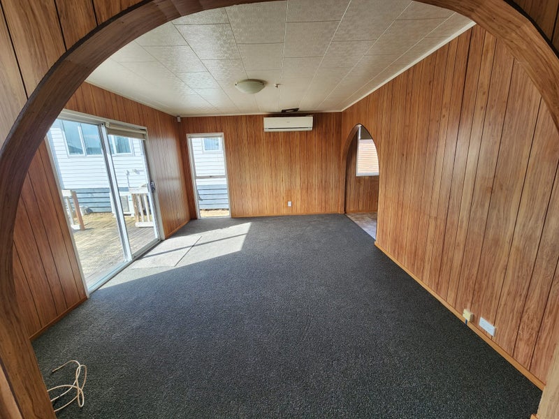 32 Aberfeldy Avenue, Highland Park, Auckland - Carousel 1