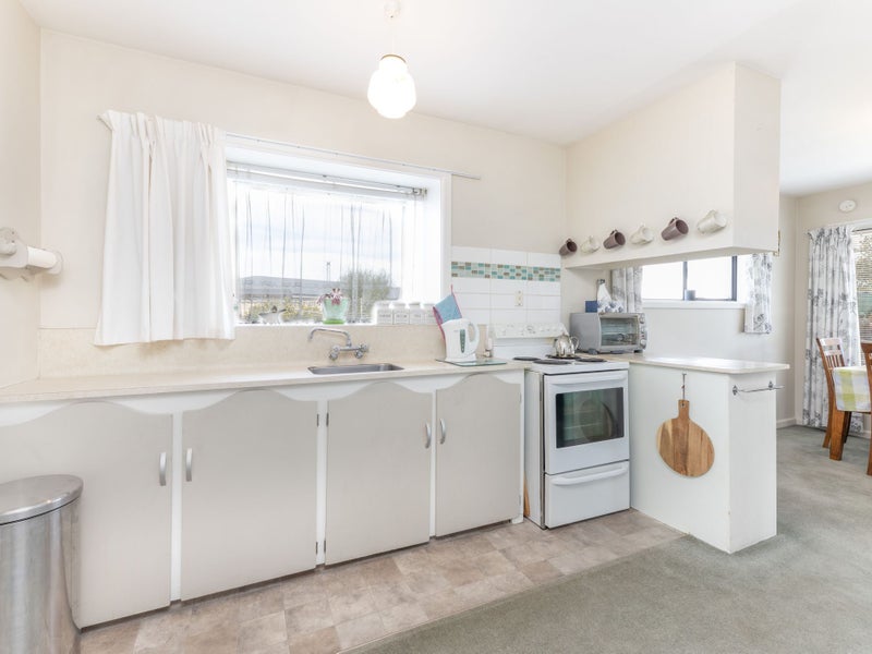 15 Vardon Crescent, Shirley, Christchurch - Carousel 2