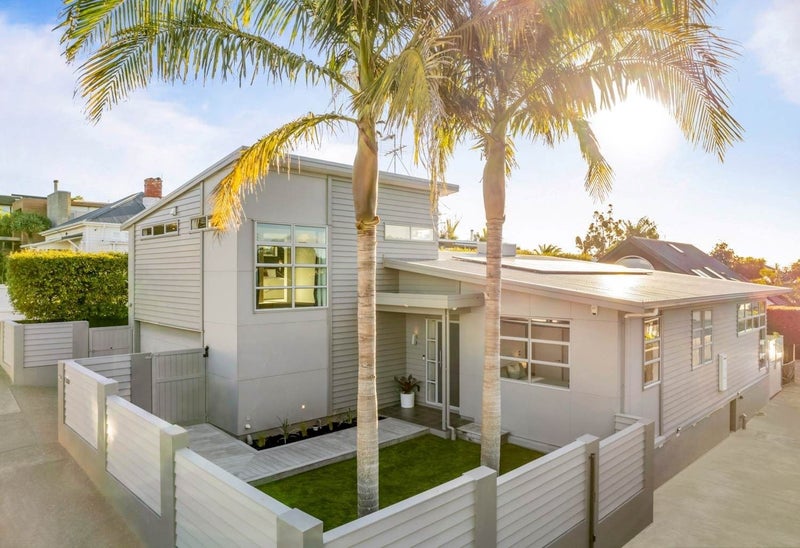 42 Livingstone Street, Westmere, Auckland - Carousel 1