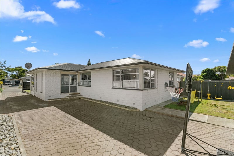 13 Davidson Crescent, Hornby, Christchurch - Carousel 2
