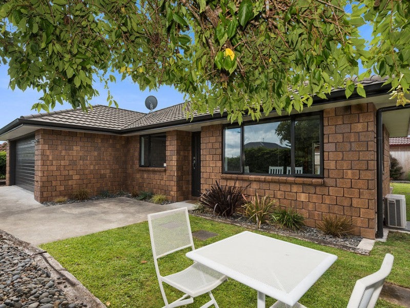 6 Steele Road, Forest Lake, Hamilton - Carousel 1