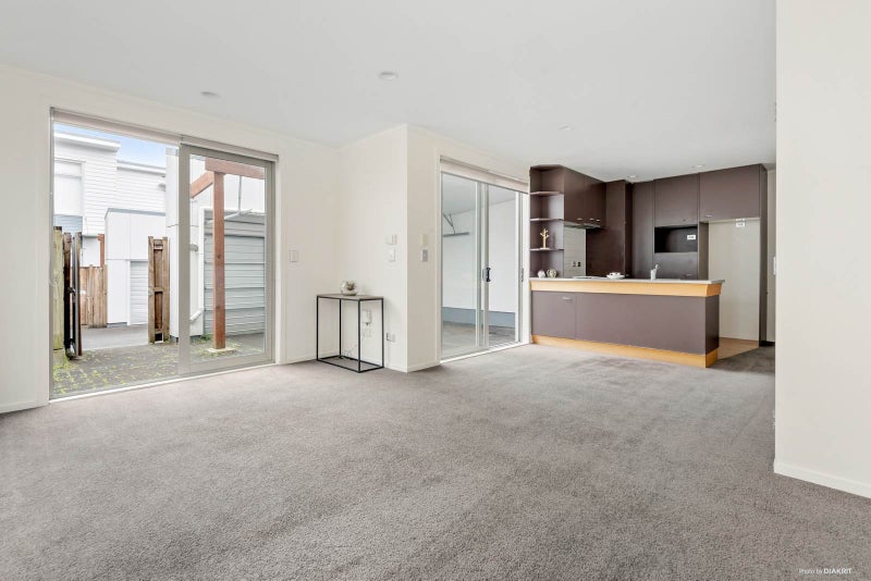 15/3 Wagener Place, Mount Albert, Auckland - Carousel 2
