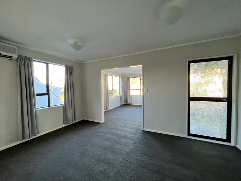 42 Viewmont Drive, Harbour View, Lower Hutt - Carousel 2