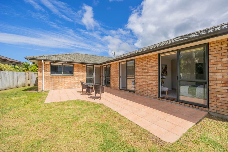 12 George Deane Place, Greenhithe, Auckland - Carousel 2