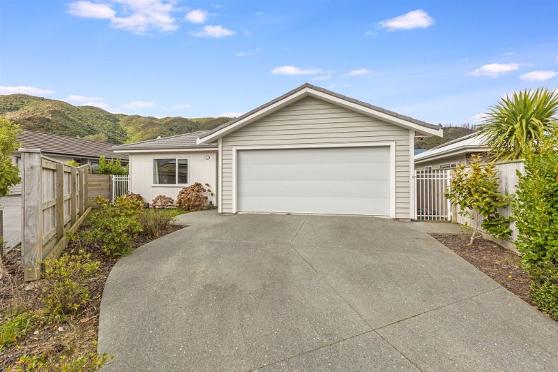 31 Henrietta Maxwell Grove, Wainuiomata, Lower Hutt - Carousel 1