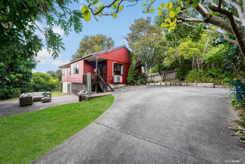 76 Sunnyside Road, Sunnyvale, Auckland - Carousel 1