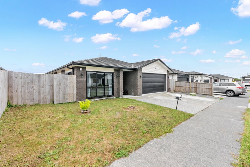18 Silver Beech Street, Takanini, Auckland - Carousel 2