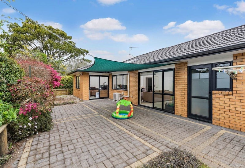 50D Godley Road, Green Bay, Auckland - Carousel 2