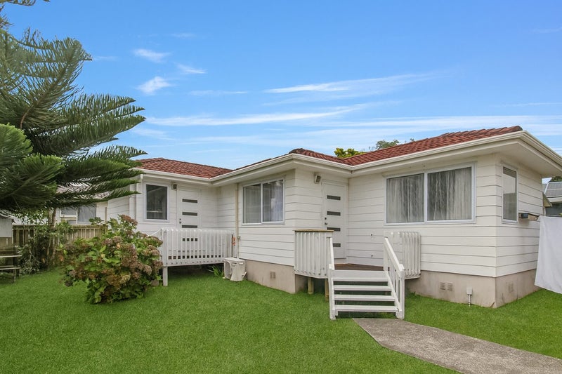 45 Sikkim Crescent, Clover Park, Auckland - Carousel 1