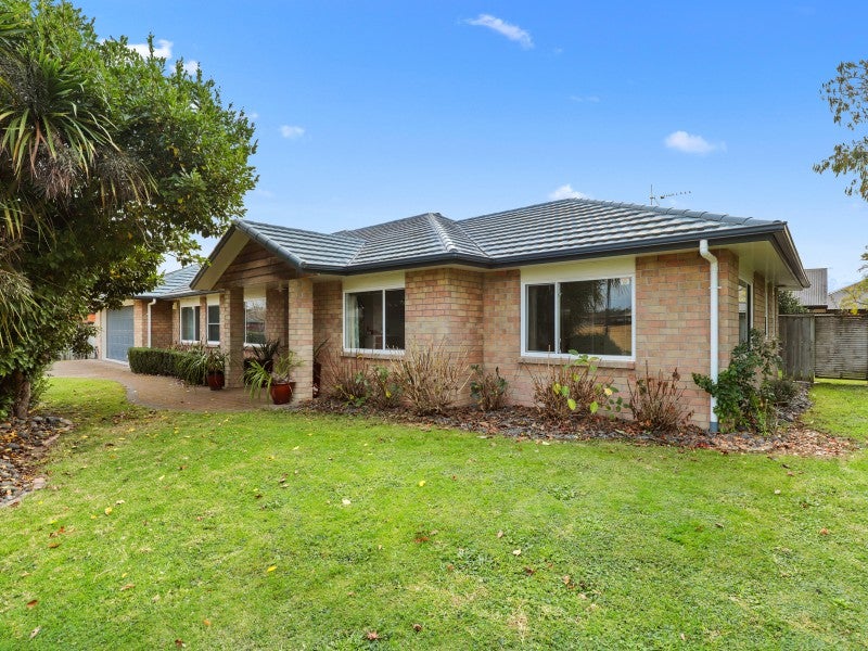 25 Farringdon Avenue, Rototuna North, Hamilton - Carousel 2