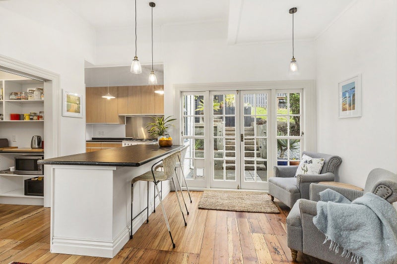 66 Eden Street, Island Bay, Wellington - Carousel 2