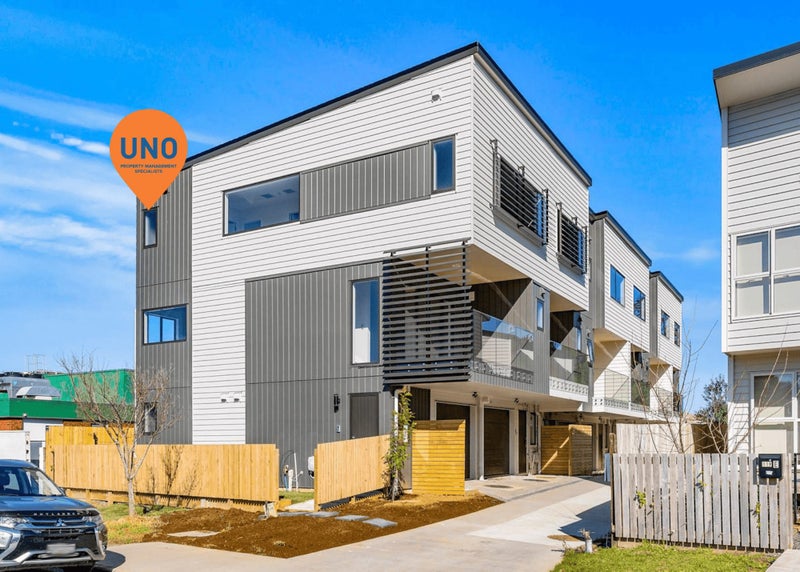 121A Sycamore Drive, Sunnynook, Auckland - Carousel 1