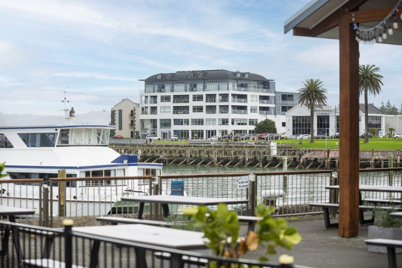 210/4 READS QUAY, Gisborne, Gisborne - Carousel 20