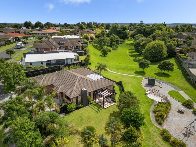 52 Merriman Place, Pyes Pa, Tauranga - Carousel 1