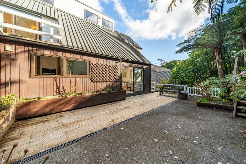 42 Amapur Drive, Khandallah, Wellington - Carousel 1