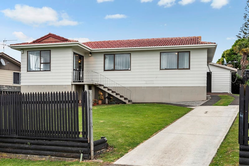 5 JOHN WALKER DR, Manurewa, Auckland - Carousel 1