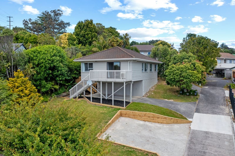 1/23 Santiago Crescent, Unsworth Heights, Auckland - Carousel 1