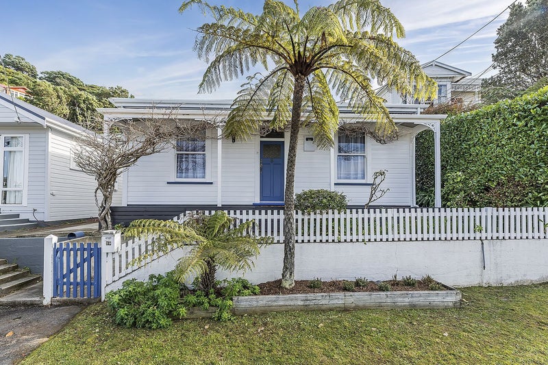 29 Charlotte Avenue, Brooklyn, Wellington - Carousel 1