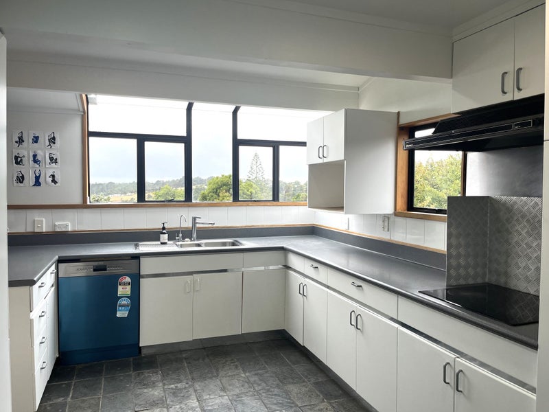 2/92 Verran Road, Birkdale, Auckland - Carousel 2