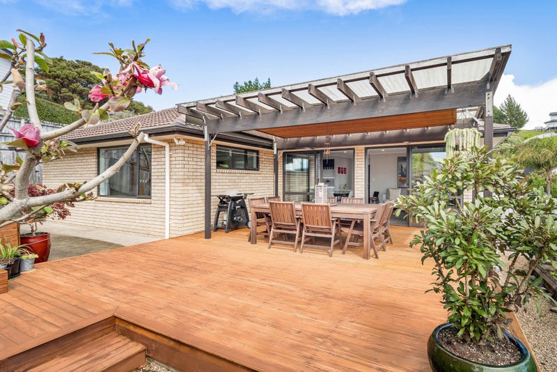 19 Barwick Place, Stanmore Bay, Whangaparaoa - Carousel 1