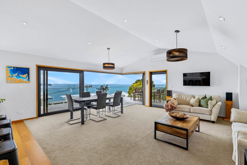 35 Rothesay Bay Road, Rothesay Bay, Auckland - Carousel 2